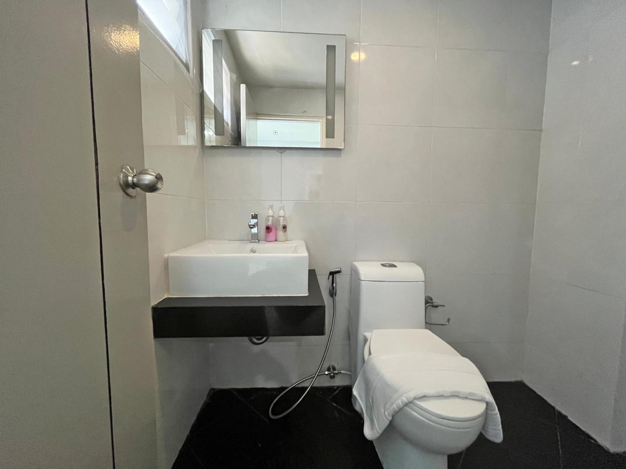 Roomquest Bangkok Don Mueang Airport Bilik gambar